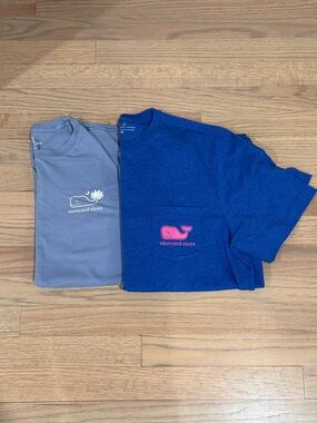 Men’s Vineyard Vines Lot of 2 Short Sleeve T-Shirts, Size Medium